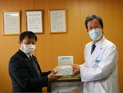 北見赤十字病院、市立釧路総合病院にマスクを寄贈